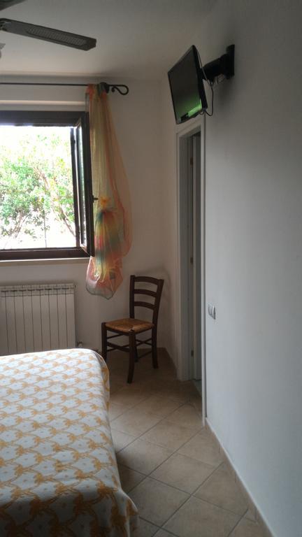 Villa San Nicola B&B Фолоника Стая снимка